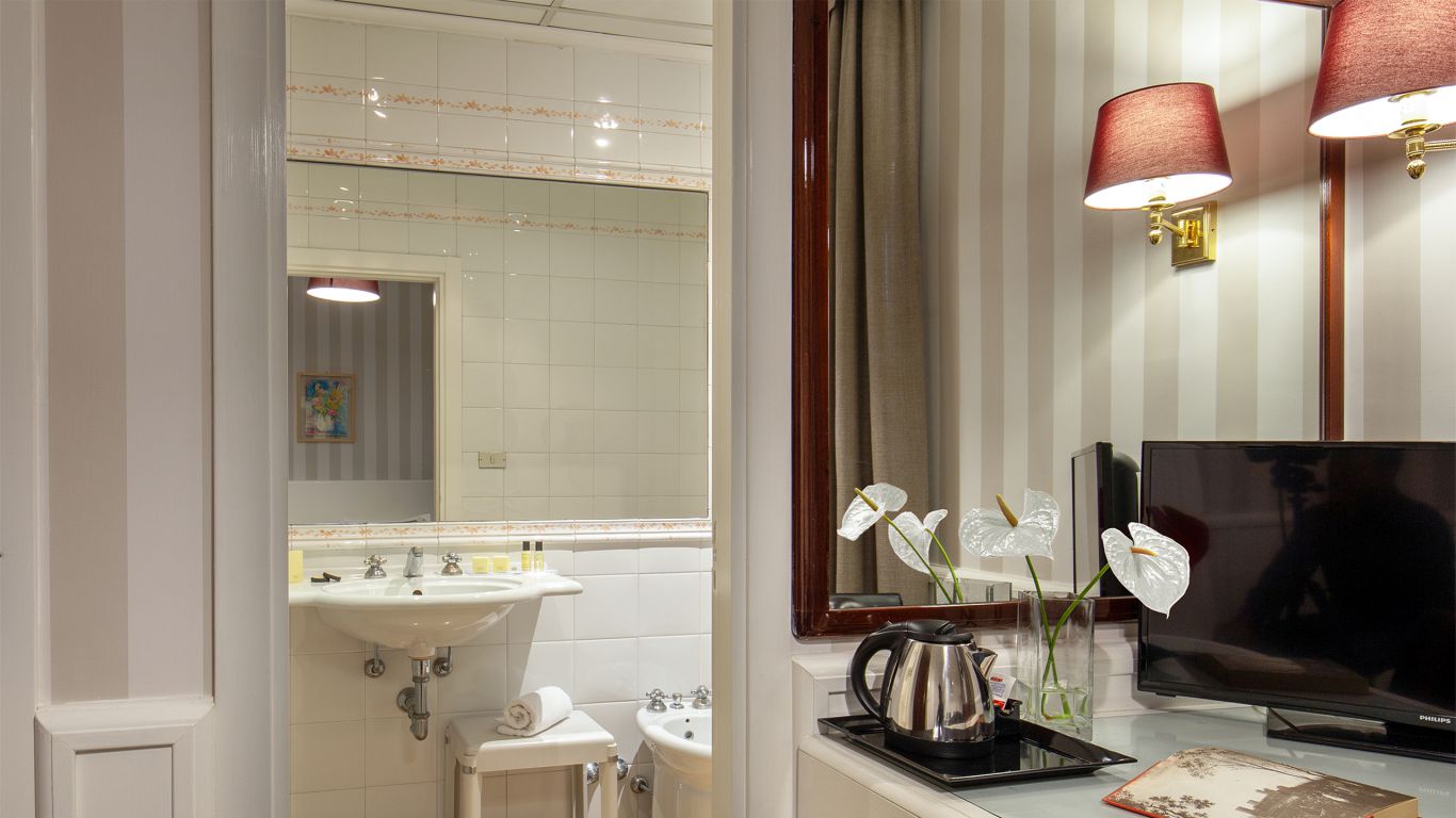 Hotel-Nord-Nuova-Roma-hotel-Bahnhof-termini-zimmer-IMG-0896