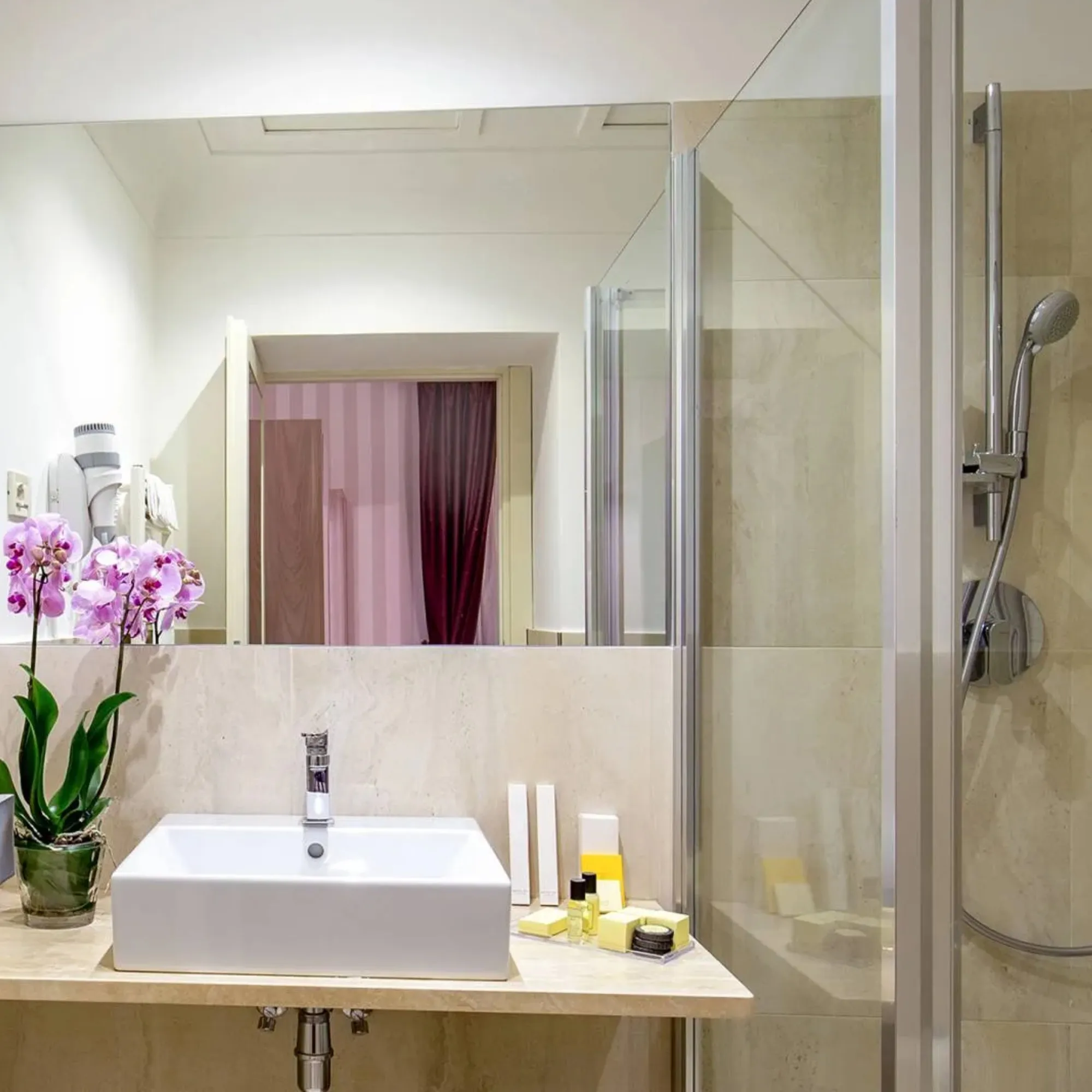 hotel-nord-nuova-roma-camere-img-0979-quadrata